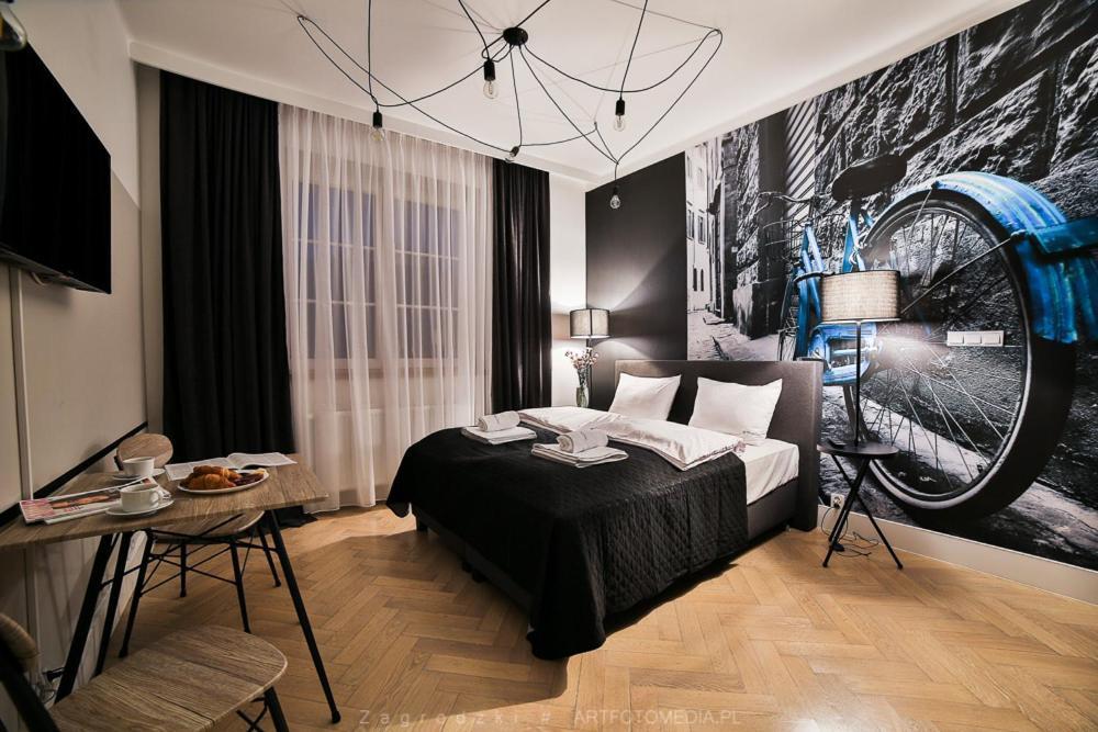 Saint Thomas Corner - By Upstairs Aparthotel Krakow Exterior photo